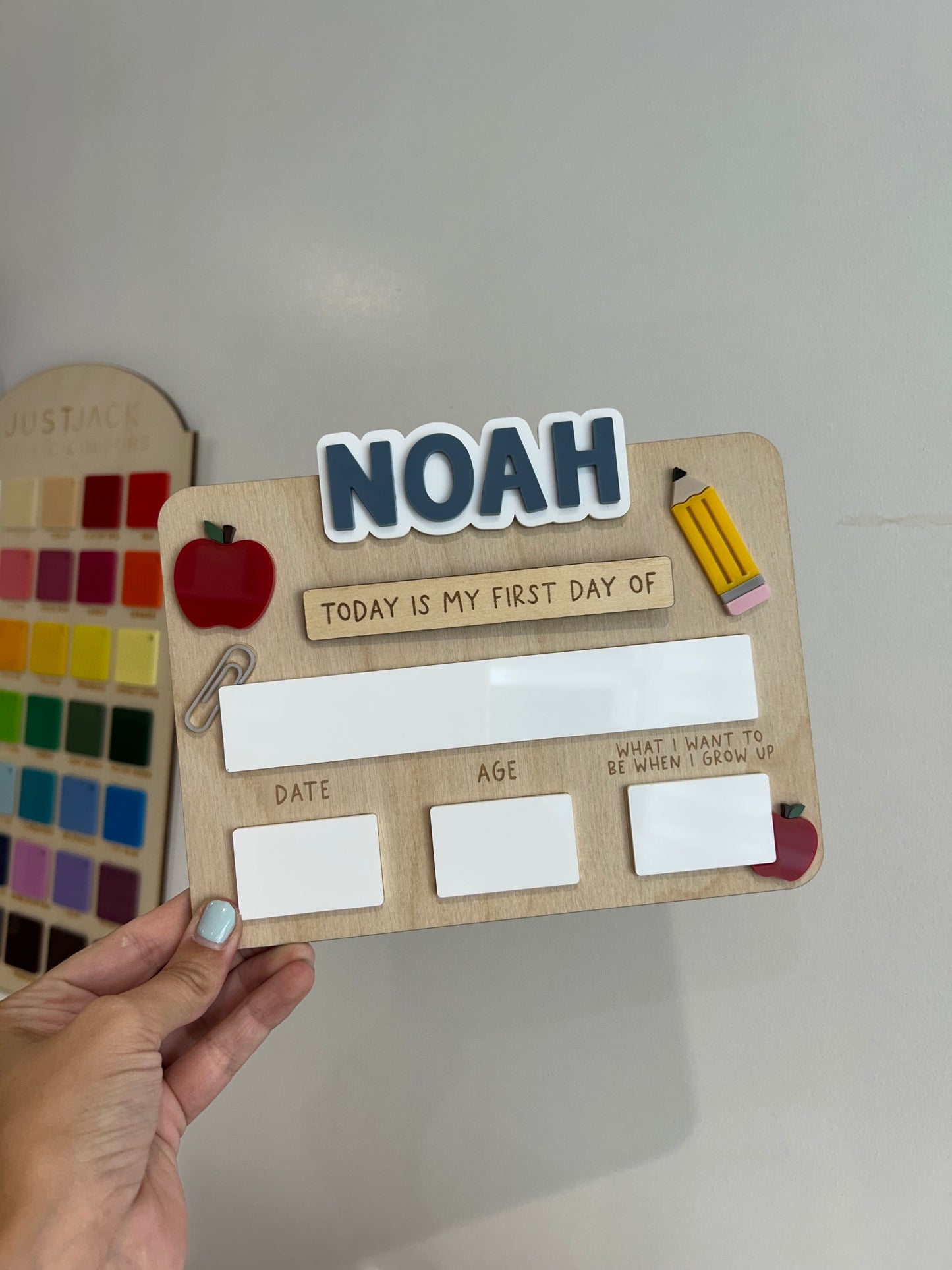 Interchangeable First/Last Day Whiteboard