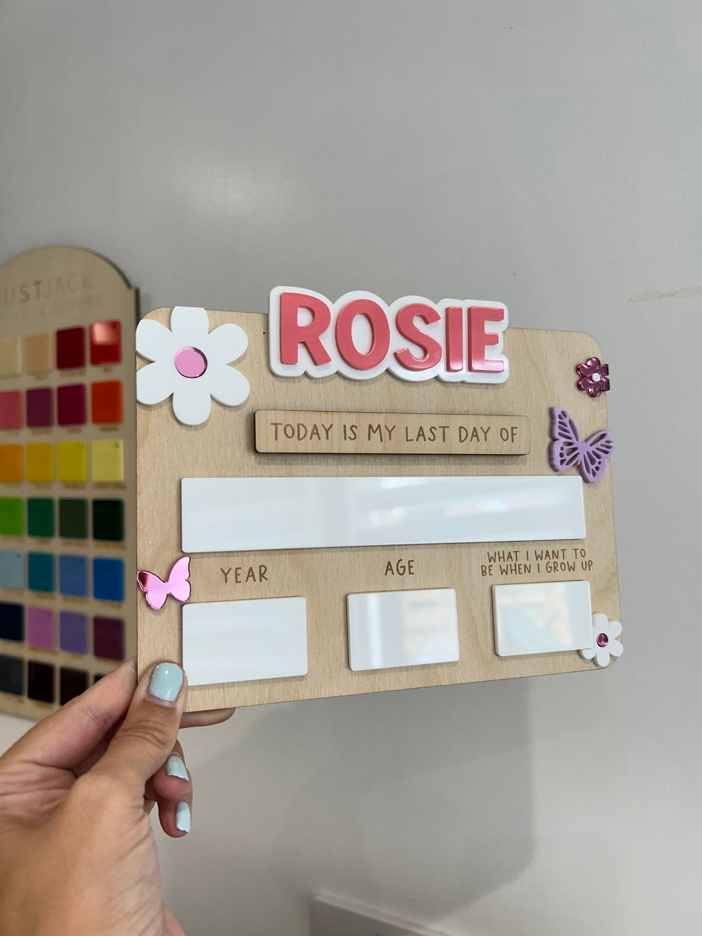 Interchangeable First/Last Day Whiteboard